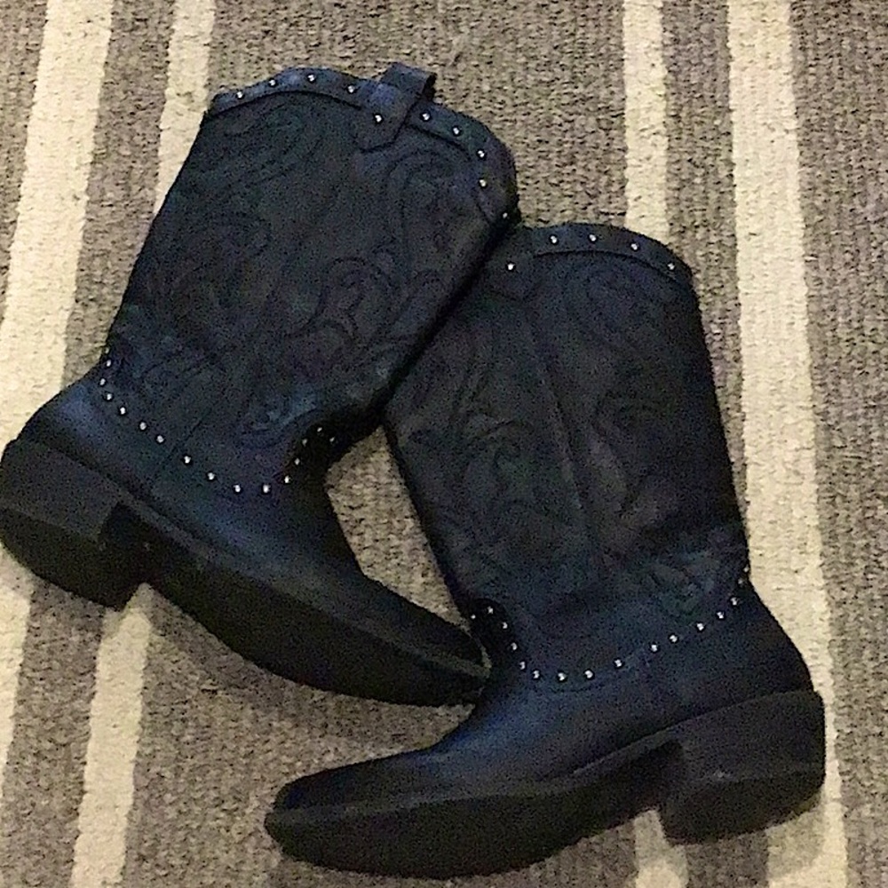 Black boots